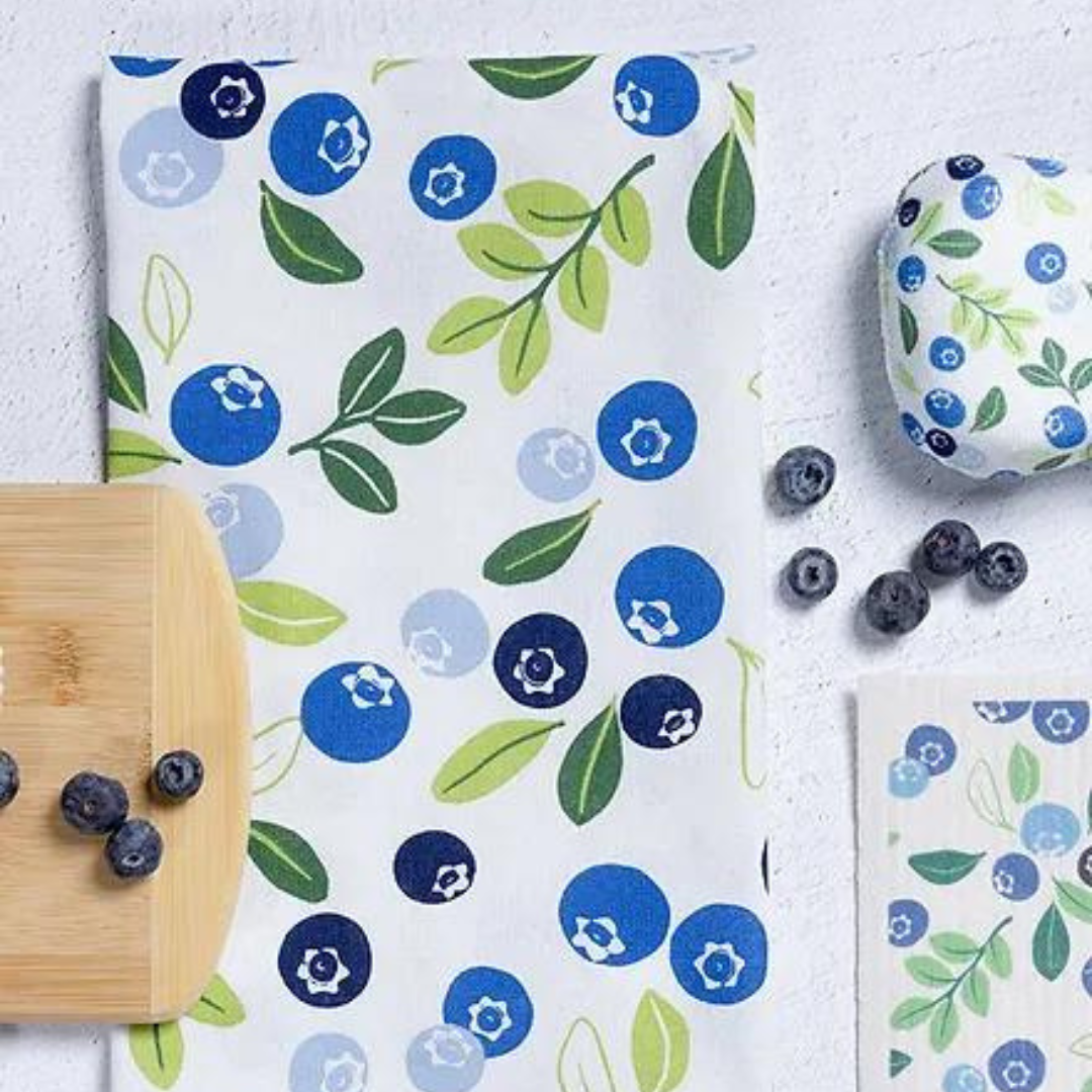 Meet the 2-in-1 Sponge - Blueberry, your new go-to for sparkling clean! This vibrant sponge features a tough, non-abrasive scrubber backing that tackles grime without scratching surfaces.