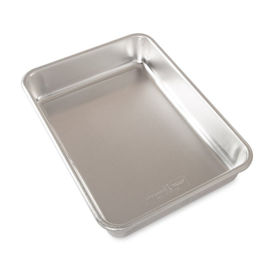 Everyone needs a 9" x 13" cake pan. Professional pastry chefs and bakeries bake on aluminum for consistently perfect results. You can do the same with our commercial-quality Naturals® Bakeware. Made of pure aluminum, these premium pans will never rust or warp, and they produce evenly browned baked goods every time. Proudly made in the USA. You'll never have to suffer through sunken cakes or burnt bottoms again!