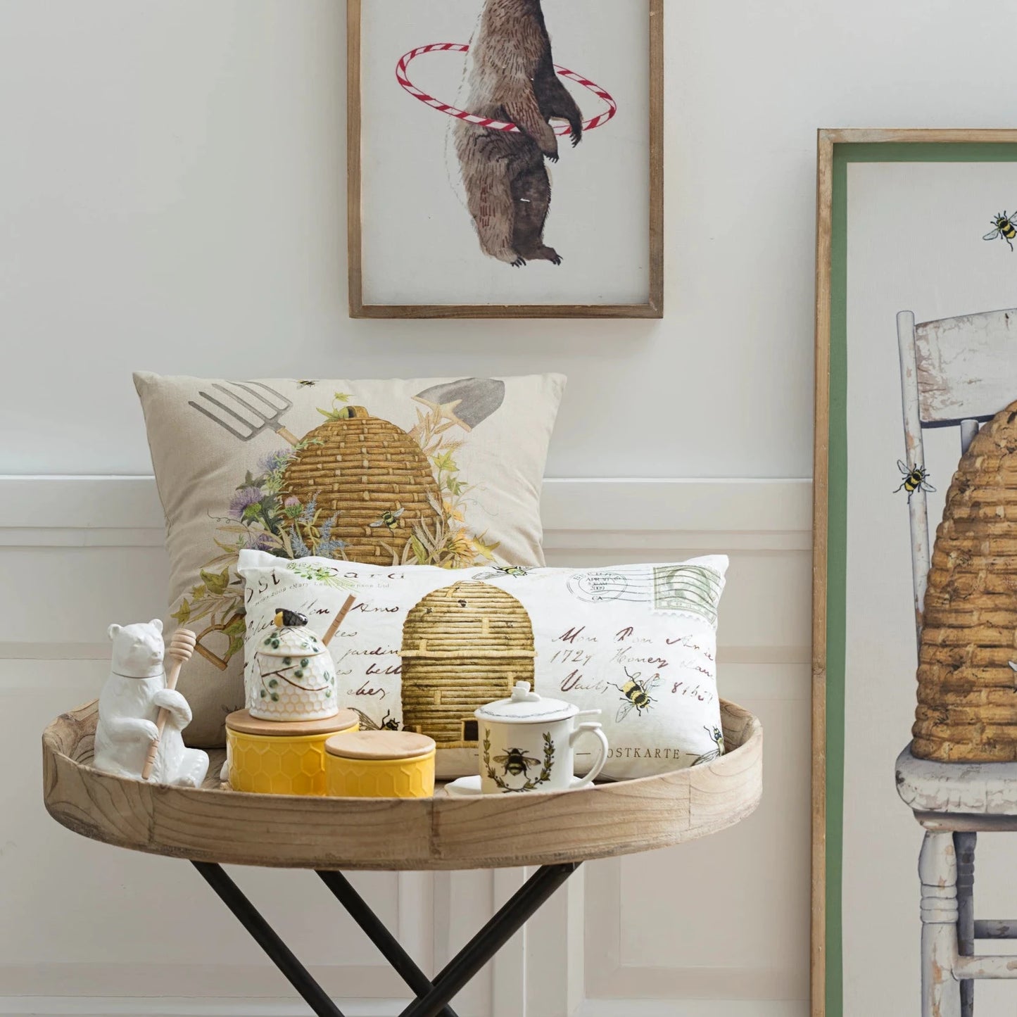 Honey should be served in this white bear shaped pot. Our friendly bear is holding the bamboo dipper until it is needed again. This honey pot can be left out in the kitchen as part of its decor.