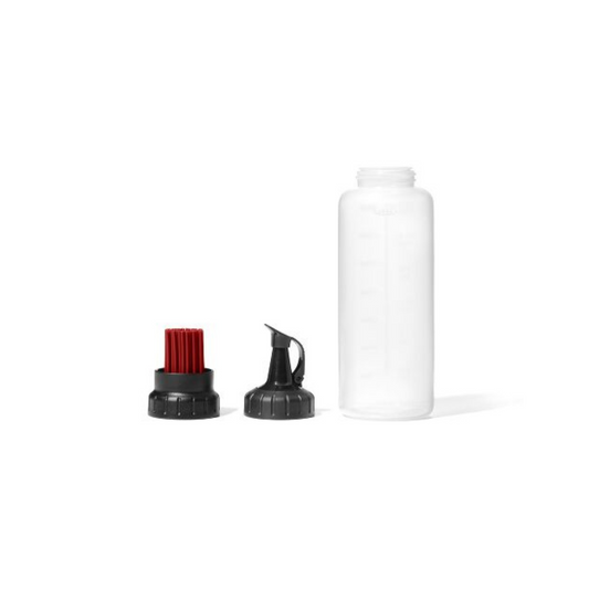 Master the art of grilling with the OXO Good Grips Basting Bottle! Its innovative silicone head with flow-control valve handles sauces of any consistency, while the smart drip-catching collar keeps your hands clean.