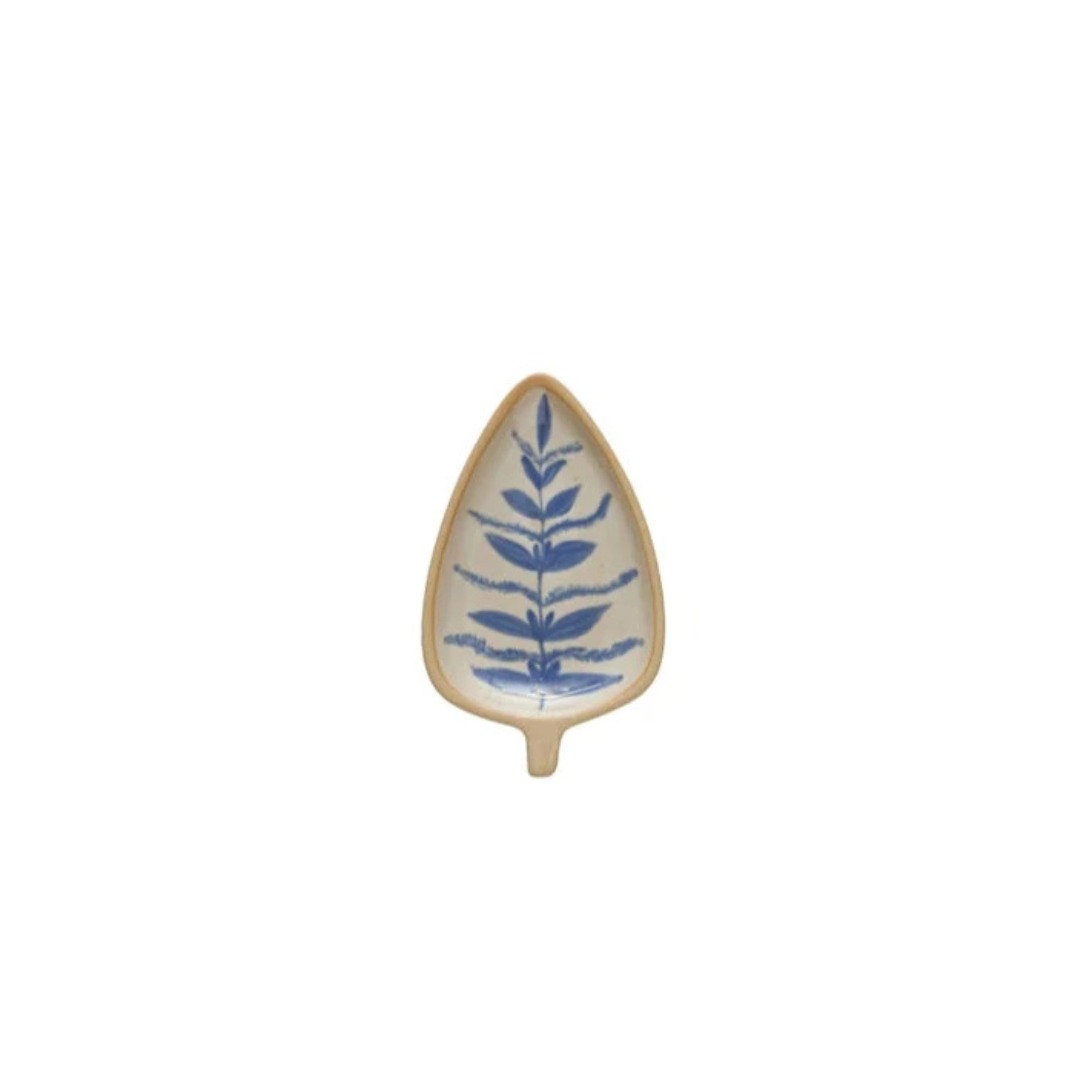 This cottage-inspired stoneware dish showcases the silhouette of a leaf. Available in 4 styles of intricately hand-painted designs.