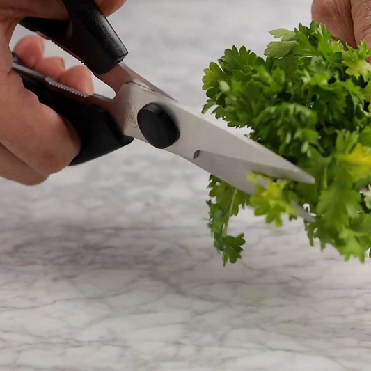 Make meal prep effortless with Perfect Grip™ Kitchen Shears, the ultimate multi-purpose tool for your kitchen. Designed for efficiency and ease, these shears handle everything from trimming herbs like rosemary and thyme to processing poultry, saving you time with every cut. The ergonomic, soft-grip, non-slip handle ensures comfort and safety, providing a secure hold for precise cutting.