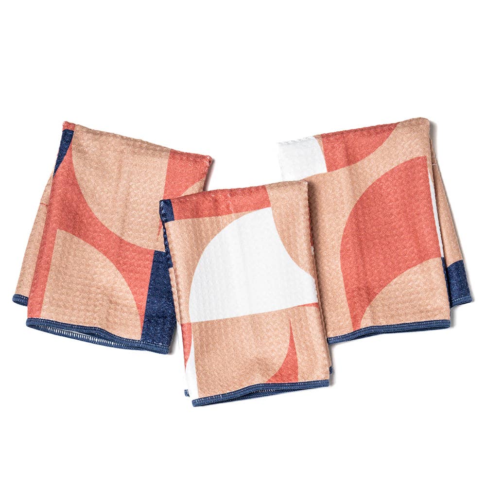 Crafted from sustainably produced recycled materials, these towels absorb up to 7 times their weight in water, dry quickly, and maintain their beauty through repeated washes. With a set of 3, you’ll always have a fresh, modern tool ready to tackle any mess.