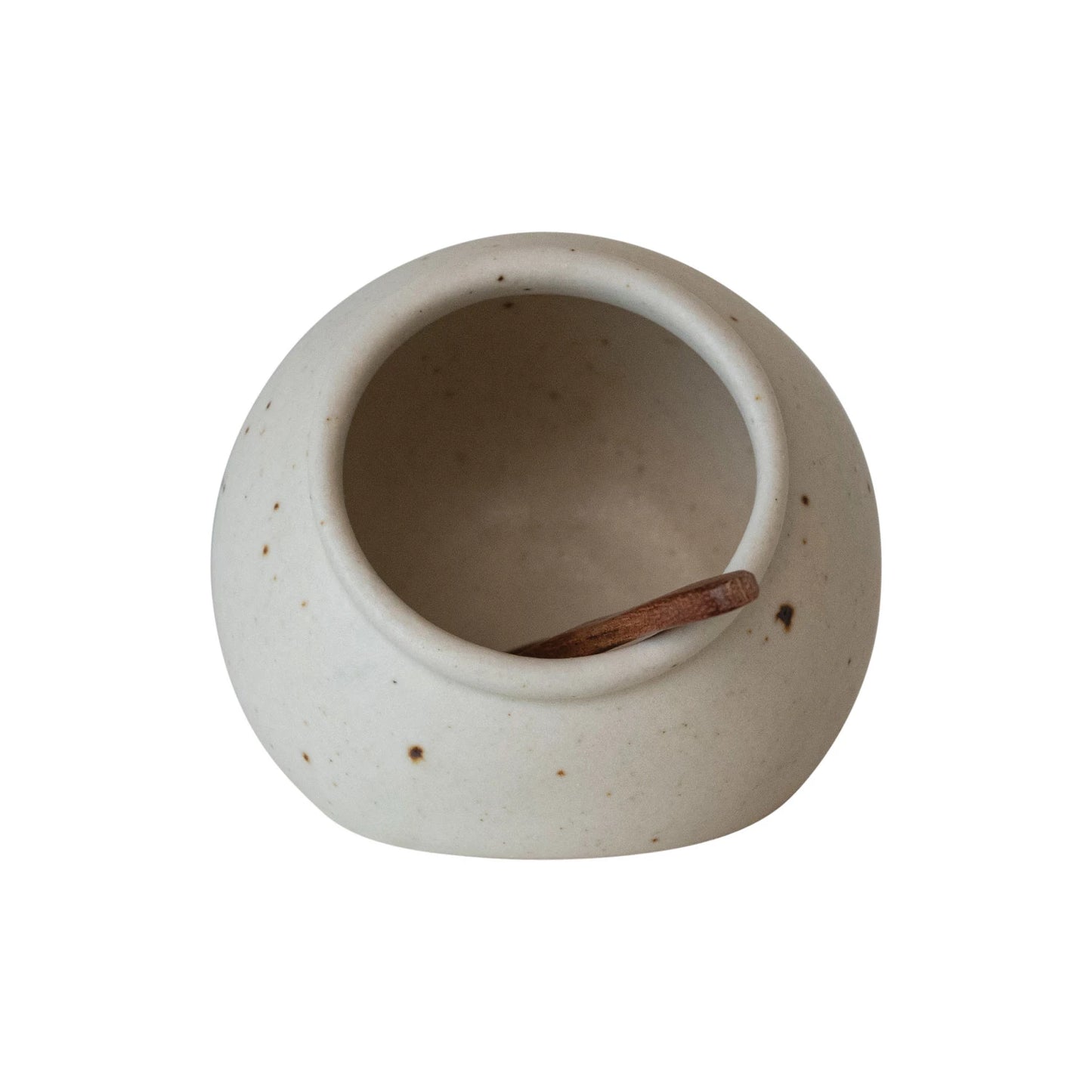 Say goodbye to clumpy salt and hello to fresh, handy seasoning with our stoneware salt cellar. The included mango wood spoon adds a touch of rustic charm. Never struggle to season again with this must-have kitchen essential.