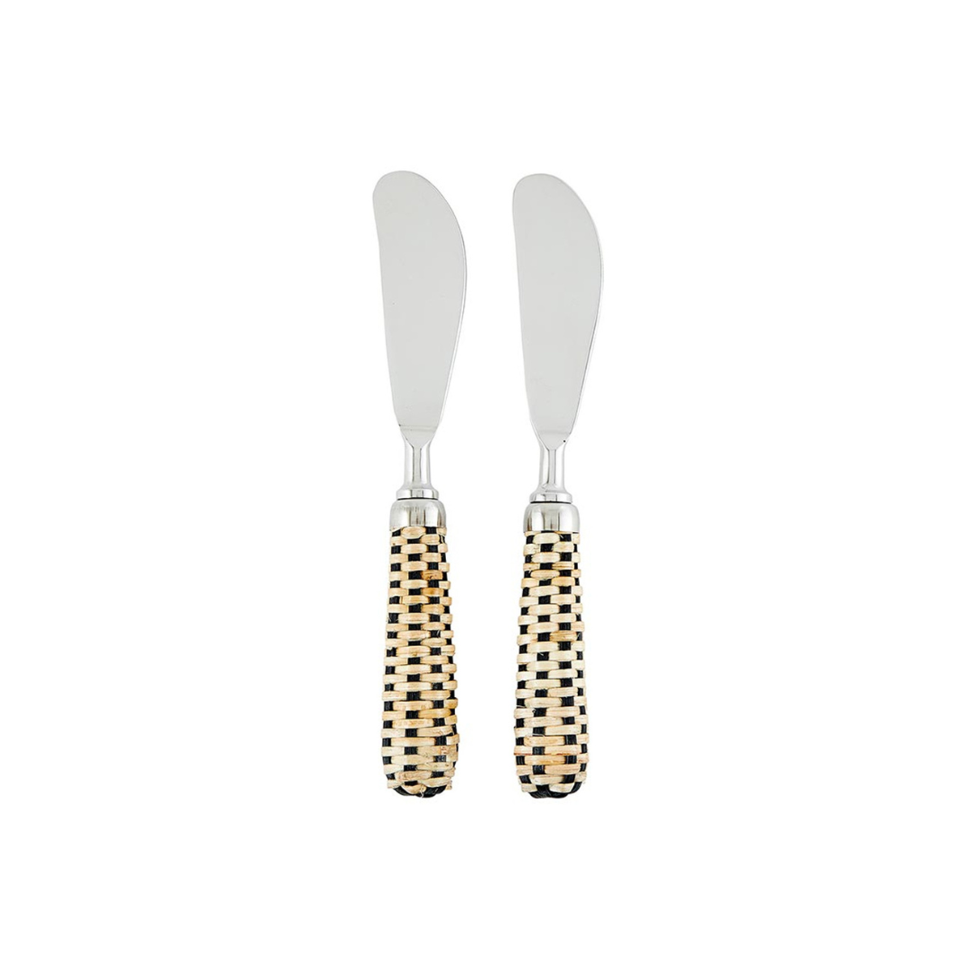 Add a touch of elegance to your charcuterie board with the Spreader Set - Natural Wicker. This stylish set of two spreaders features chic wicker handles and comes in unique matte black box packaging, making it the perfect gift for cheese lovers. Whether you're hosting a gathering or enjoying a quiet night in, these spreaders are a must-have addition to your collection!