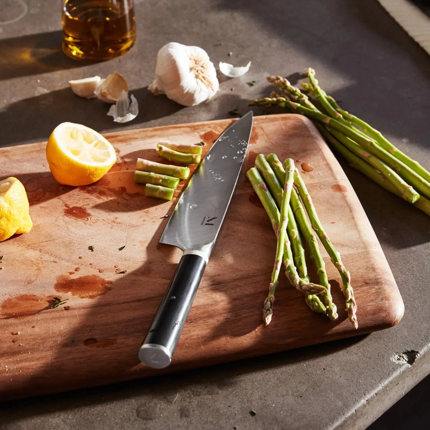 Just the right size, just the right weight, just what you need. A trio of high-performance knives, made from cryogenically-tempered Japanese stainless steel and high carbon making them meticulously sharp and incredibly resilient. With a matte, stain-resistant handle, you’ll want to show these off (The Stand can help).