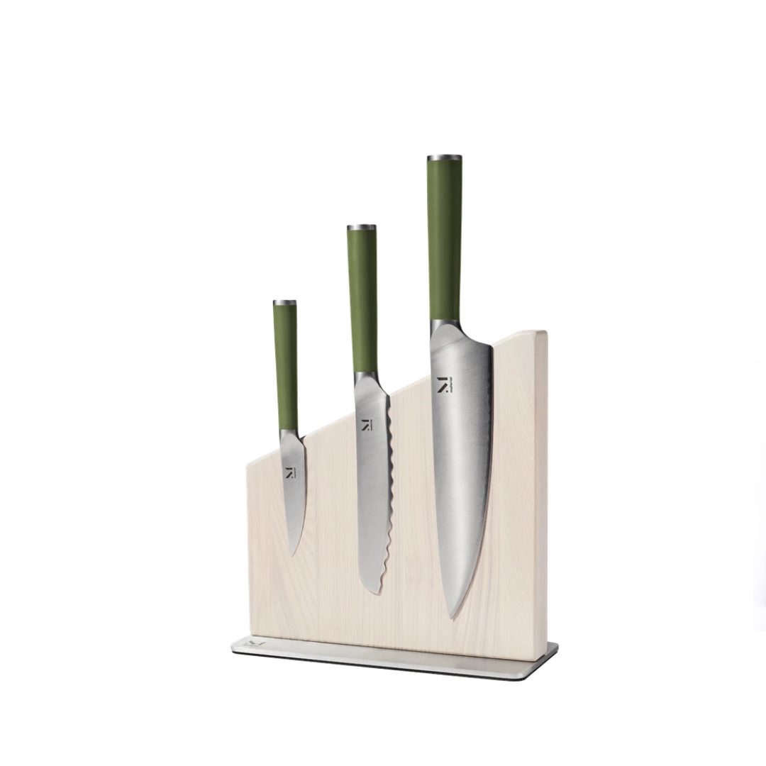 Just the right size, just the right weight, just what you need. A trio of high-performance knives, made from cryogenically-tempered Japanese stainless steel and high carbon making them meticulously sharp and incredibly resilient. With a matte, stain-resistant handle, you’ll want to show these off (The Stand can help).