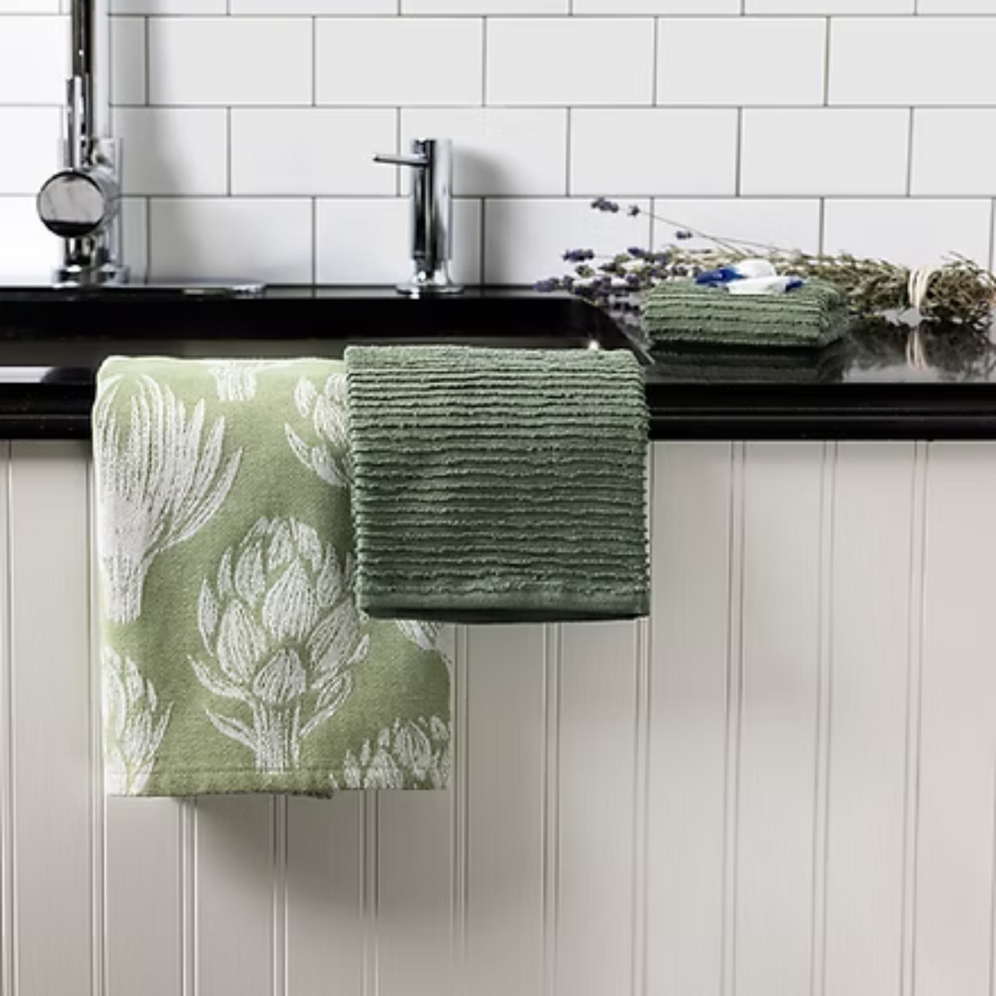 Jacquard Towel - Artichokes