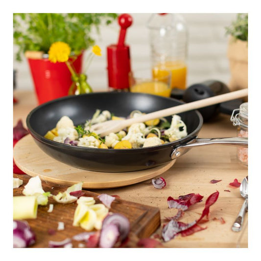 Set of 2 non-stick frying pans by Kuhn Rikon with stainless-steel handles.