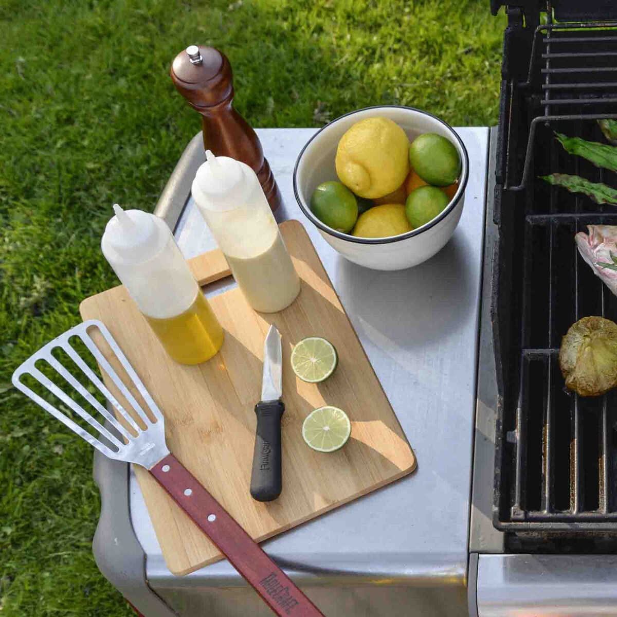 Bamboo Cutting Board - Medium