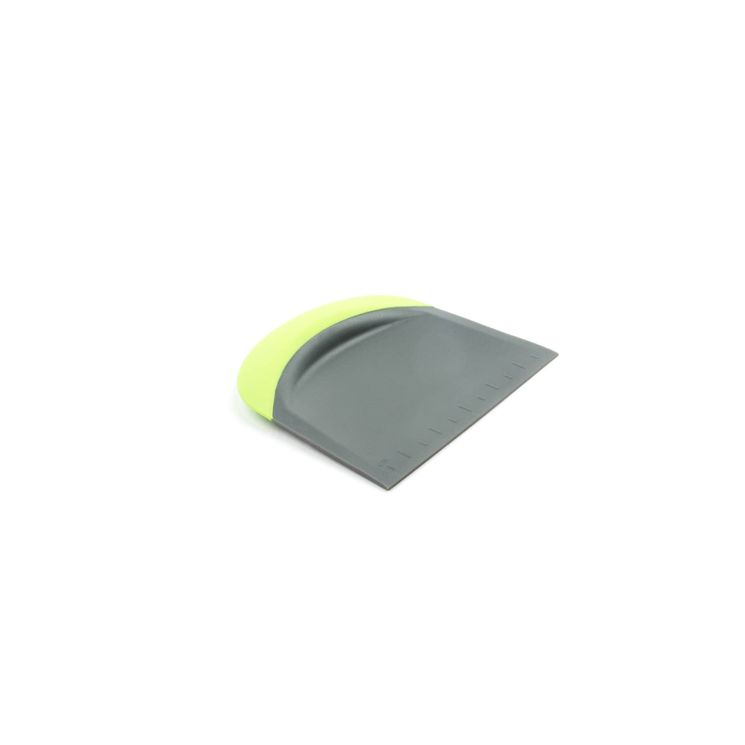 effortlessly cut, scrape, and measure with the Fox Run 3-in-1 Bowl Scraper! This versatile kitchen tool features a durable, straight-edged plastic cutter for precise dough cutting, while the opposite end boasts a curved, lime green silicone scraper—perfect for cleaning mixing bowls and countertops. Measurement markings allow you to easily check the size of your rolled-out dough.