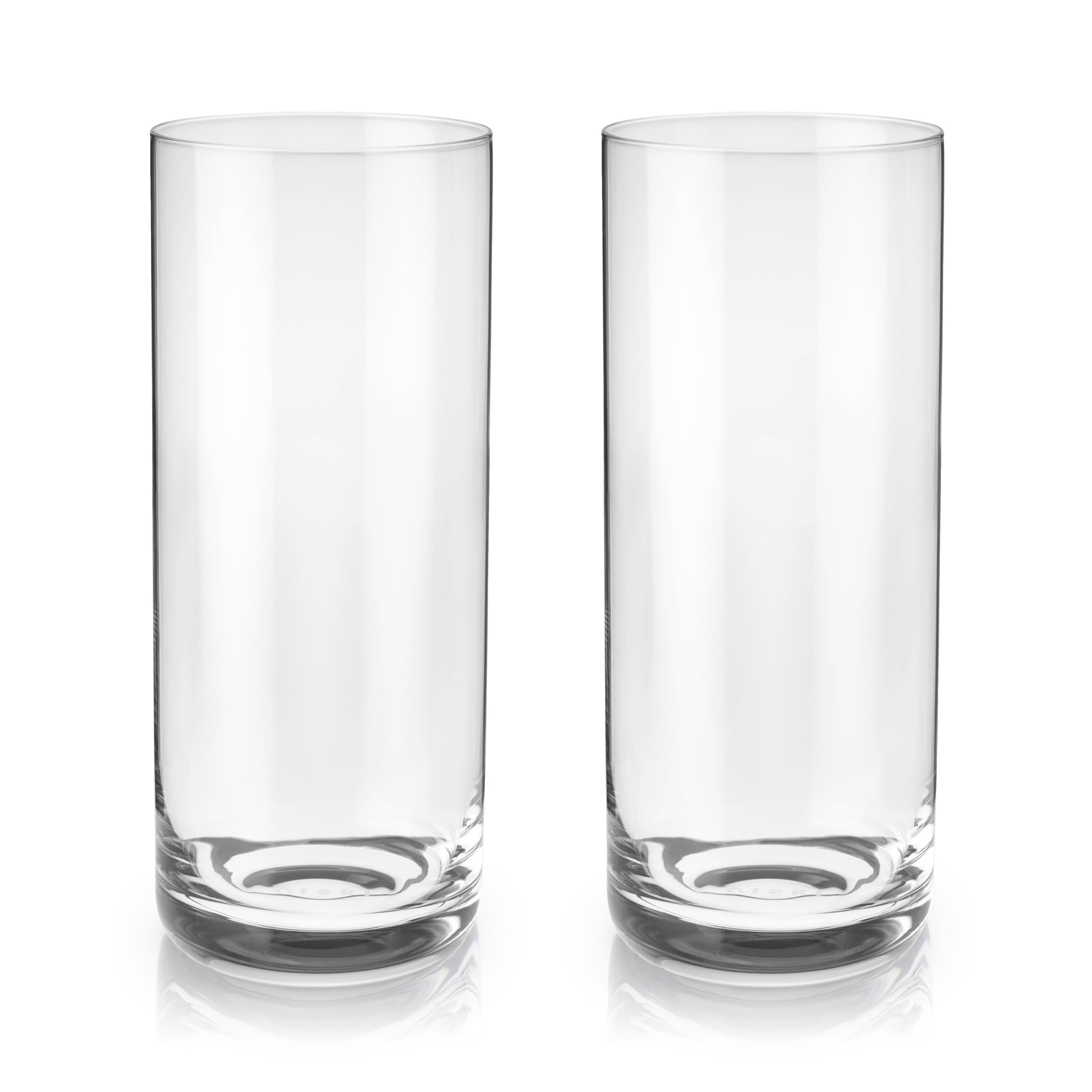 Timeless and versatile, these highball glasses are perfect for cocktails that require an unimpeded view, such as a tequila sunrise or classic mojito. A modern, subtly refined highball glass creates a striking presentation that is impossible to match. These essential pieces of glassware let the drink speak for itself.