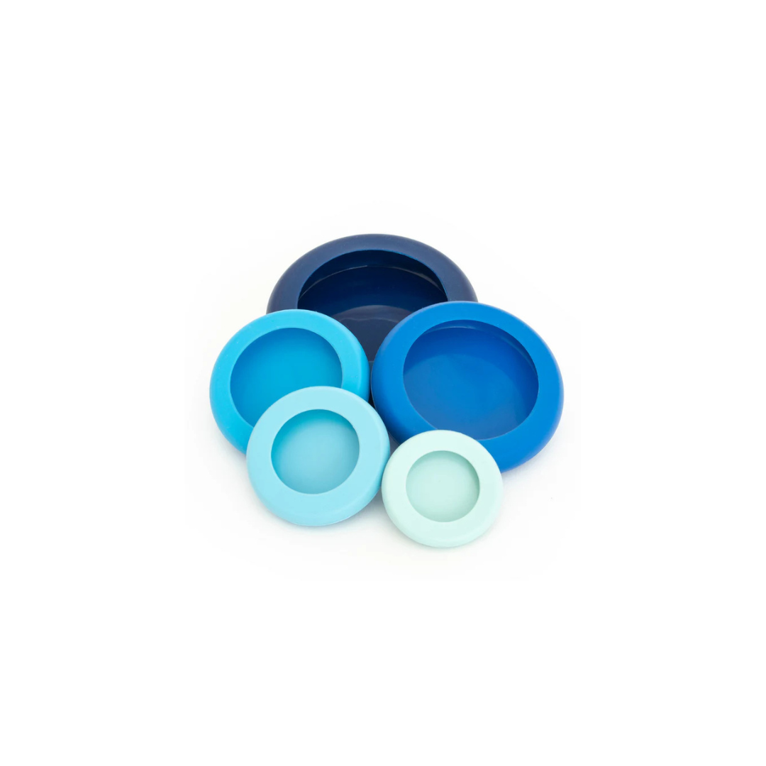 Say goodbye to wasted produce with Ice Blue Food Huggers! This set of five flexible, reusable silicone covers keeps your fruits and veggies fresher for longer while also fitting over jars, open cans, and other small containers. 