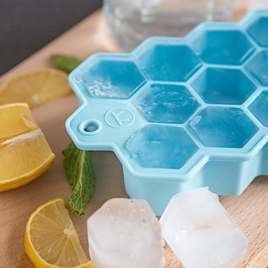  Made of 1OO% food grade silicone, this ice tray is flexible for easy release of cubes. With 6 lines of symmetry, these cubes offer ultimate chill in less space. 