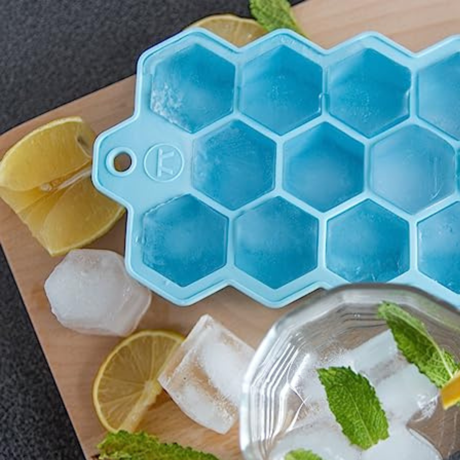  Made of 1OO% food grade silicone, this ice tray is flexible for easy release of cubes. With 6 lines of symmetry, these cubes offer ultimate chill in less space. 