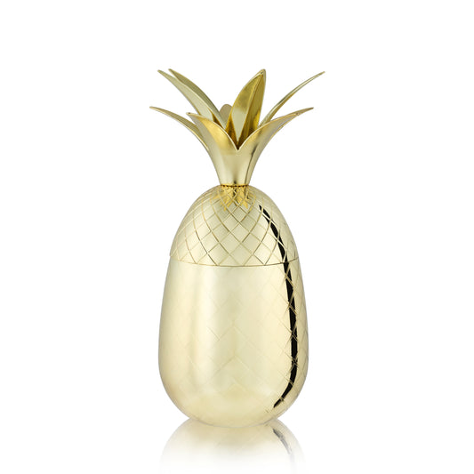 A tumbler so decorative you won't even need a garnish. Enjoy Mai Tais out of this gorgeous gold pineapple. Complete with etched details and a lid crowned with delicate fronds, it’s a stunning statement piece for serving any cocktails. 