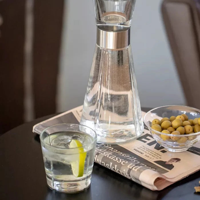 These popular, versatile glasses are perfect for everything from refreshing iced drinks to small starters and salads. The clean, modern design and practical size make them easy to stack and store, while their sturdy build and grip ensure a reliable choice for any occasion. Whether you're serving up cocktails or enjoying an afternoon iced tea, these tumblers fit seamlessly with any tableware and cutlery.