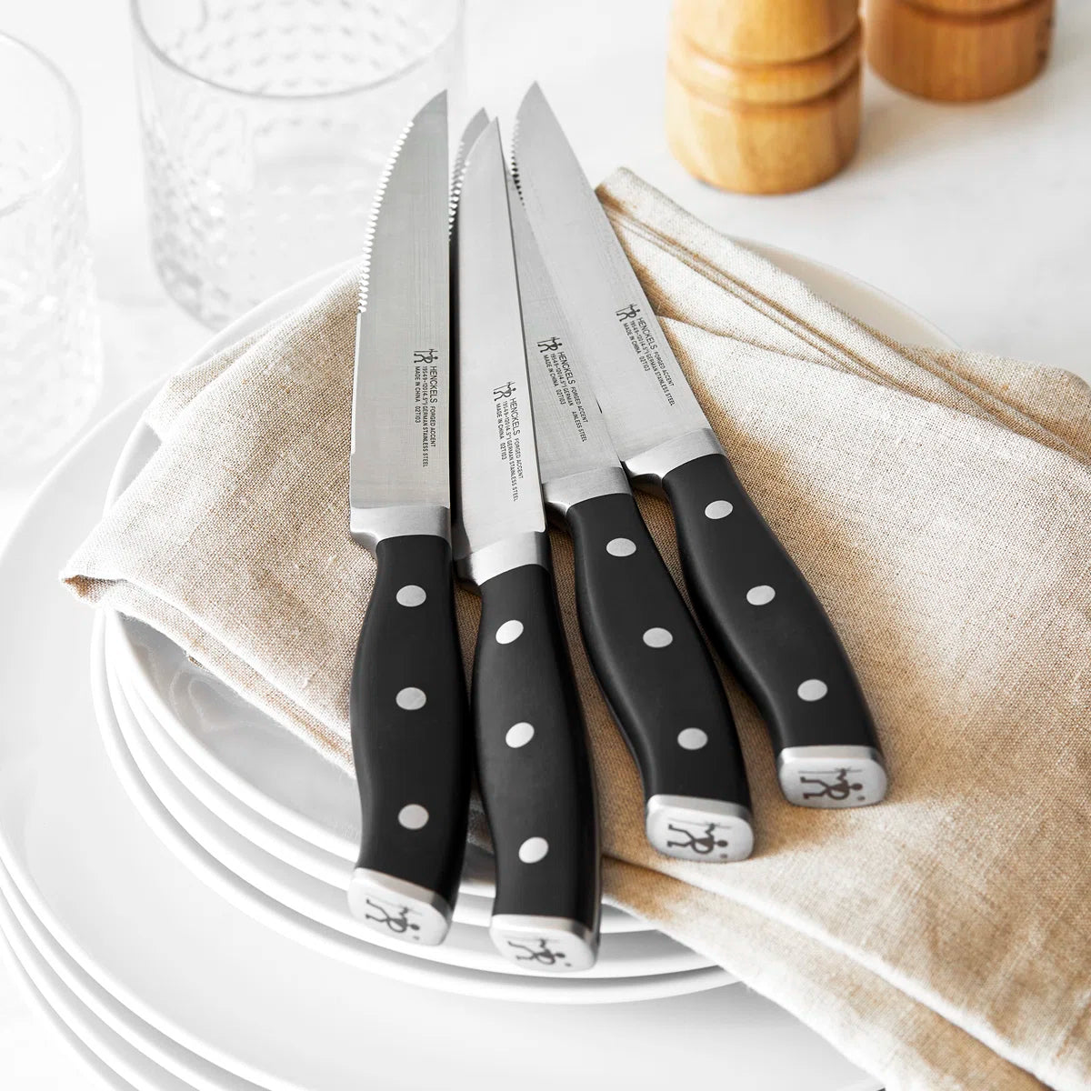 Forged Accent Set of 4 Steak Knife Set - Black