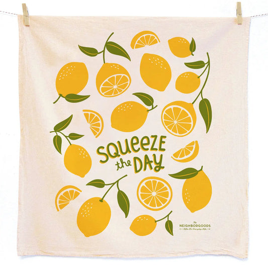 Squeeze the day! Our Lemons tea towel is sure to freshen up your kitchen and brighten your everyday.   Made from 100% flour sack cotton, our lemon dish towel and will only get softer and more absorbent over the years in your kitchen. This generously sized dish towel can handle small and big tasks in the kitchen as well as household chores.