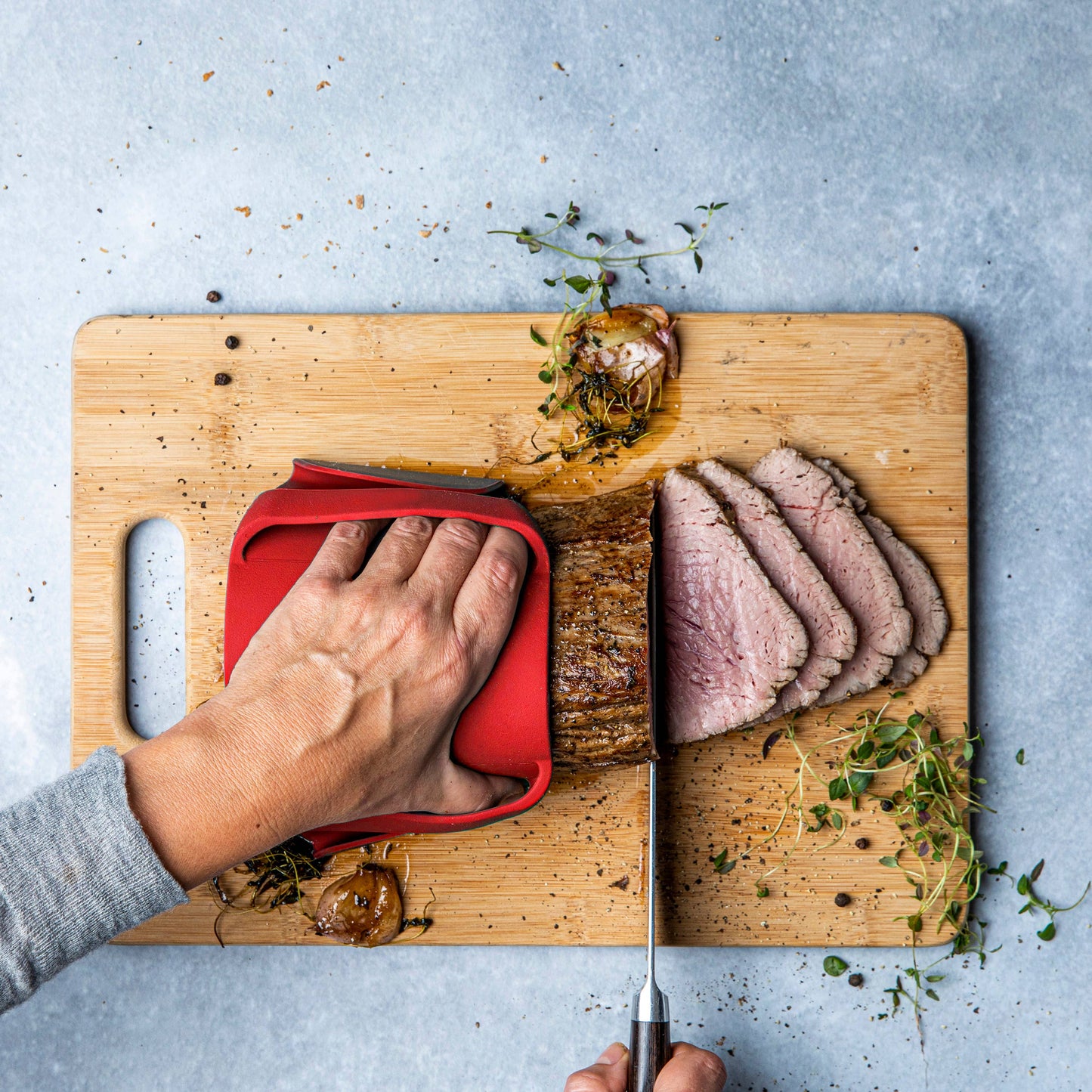 ALL in 1 - Carving Mitt, Slicing Mitt, Oven Mitt, Grill Mitt, Hot Food Mitt, Pot Holder, Jar Lid Gripper, Clean Food Handling, Hot Dish Trivet, Cooking Spoon Rest GRIPmitt® is made of 100% heat and cold resistant (to 478°F (248°C) Silicone that is dishwasher safe, and it eliminates the need to use cloth hand towels; kitchen mitts that retain dirt and bacteria. Get A Grip On Cooking® and keep your kitchen orderly and clean.