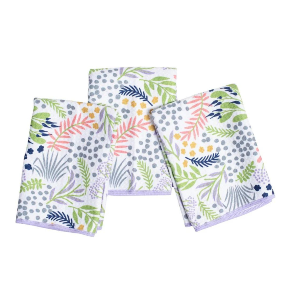 The Multi Leaf Lilac print, where the best of botanical and floral inspiration unite to bring a burst of color and freshness to your home, no matter the season!