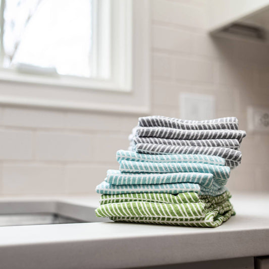 The Original Branches Collection. The versatile geometric design of the mini hand towel set in grey brings a touch of nature to your home while staying perfectly in tune with your contemporary style.