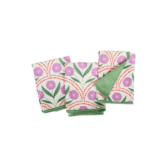 Bring a nostalgic touch to your home with the Mighty Mini Towel - Reversible Soiree Set. This vintage-inspired shell pattern, reminiscent of cozy childhood wallpapers, adds a delightful pop of color and charm to any room.