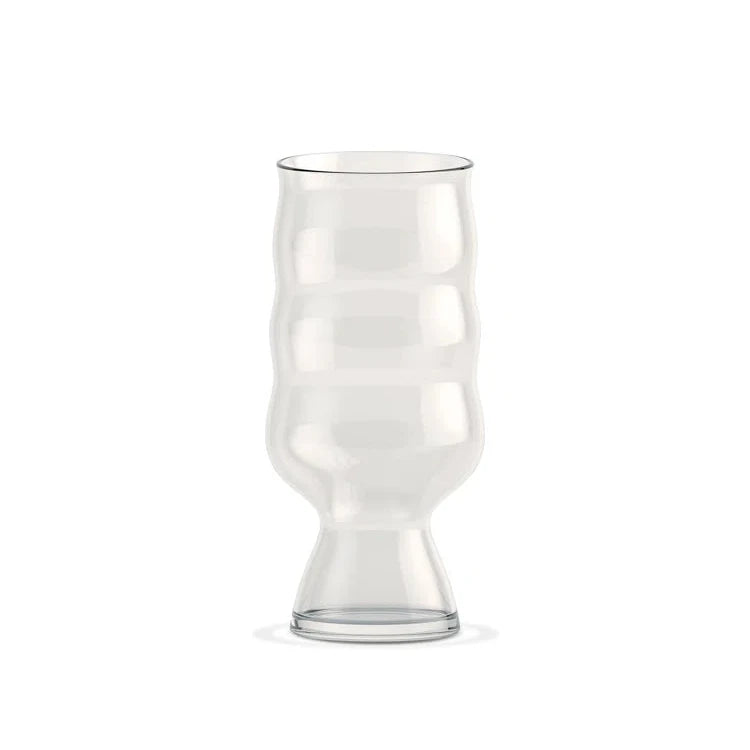 With a 16.9 oz capacity, this tall glass narrows slightly towards the top, helping to retain the full aromas of your IPA. The narrow waist at the bottom enhances the movement of the liquid as you pour and drink, releasing all the vibrant flavors and aromas that make IPAs so special.
