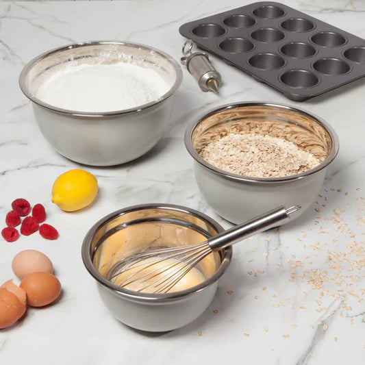 Rust-resistant, lightweight mixing bowls in a creamy matte finish. Perfect for prepping, mixing, serving and baking. This set of 3 stainless steel bowls is a great kitchen essential.