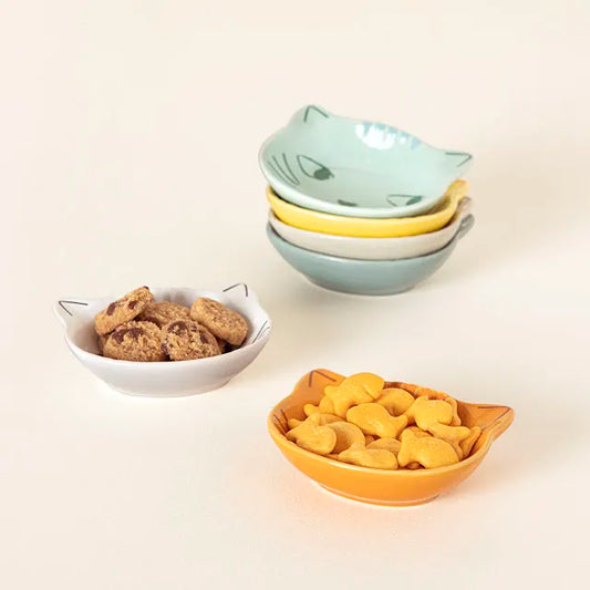 Purrfect Shaped Pinch Bowls - Set of 6! Featuring adorable kittens, these charming stoneware bowls make organizing ingredients a delightful experience.