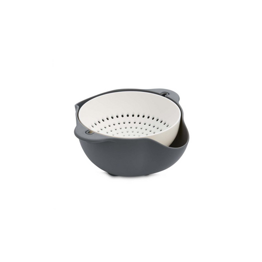 Effortlessly rinse and drain with HIC Kitchen's Colander Bowl! Featuring a simple swivel design, durable BPA-free plastic, and dishwasher-safe convenience, this nifty gadget makes meal prep a breeze.