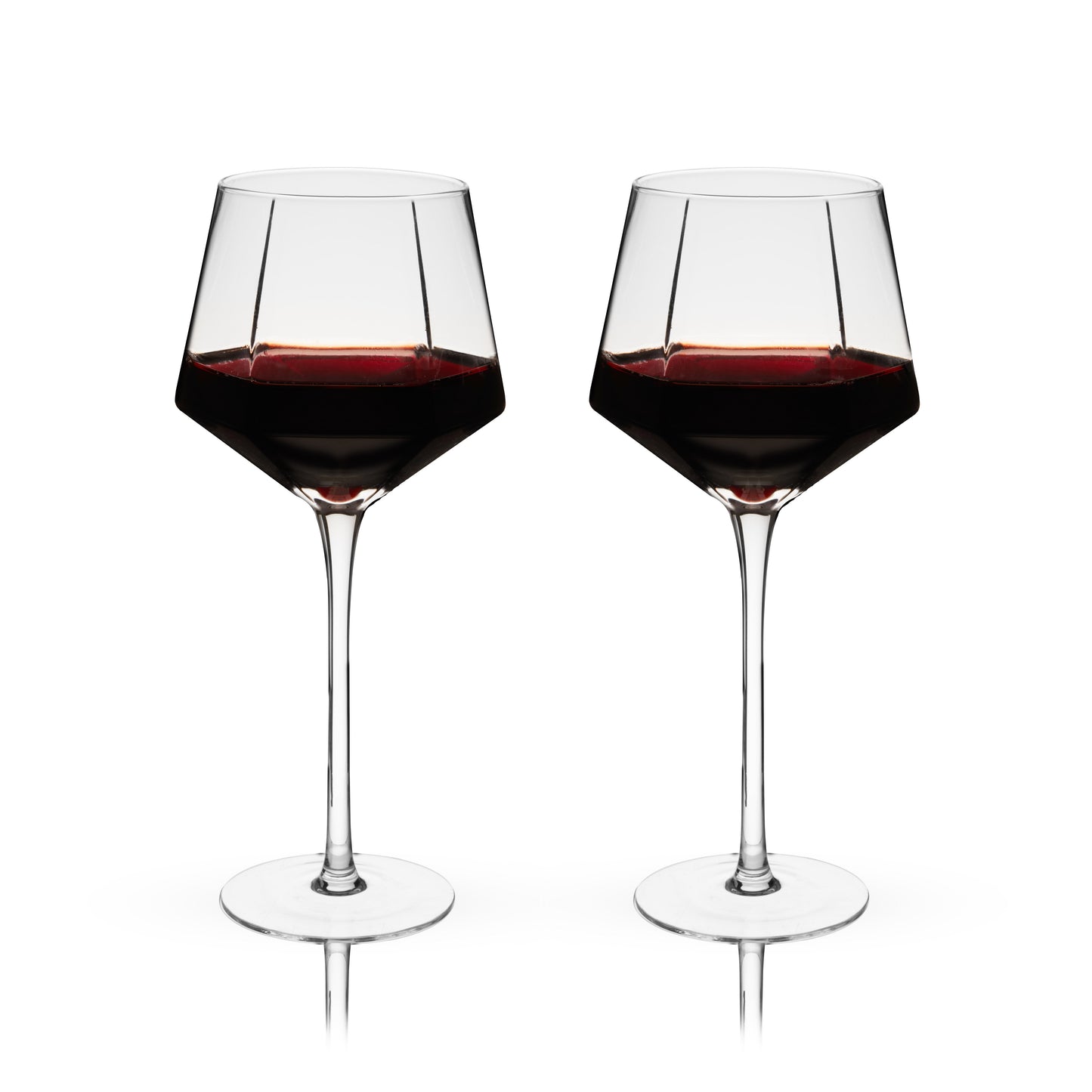 An angled base, faceted diamond design, and perfectly clear crystal give this set of wine glasses an otherworldly sparkle. Add contemporary glam to your favorite red wine, white wine, or rosé with this stemmed glassware.