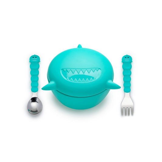 Your little one can ferry snacks and meals around in stupendous style with this Silicone Shark Bowl with Lid, Spoon, & Fork! This kid-sized, leakproof container adds a splash of playfulness to feeding time. Crafted from top-grade food grade silicone, it's sturdy, flexible, lightweight, and a cinch to clean—plus it's dishwasher safe. Perfect for lunch boxes, leftover storage, snacks, meals, and more.