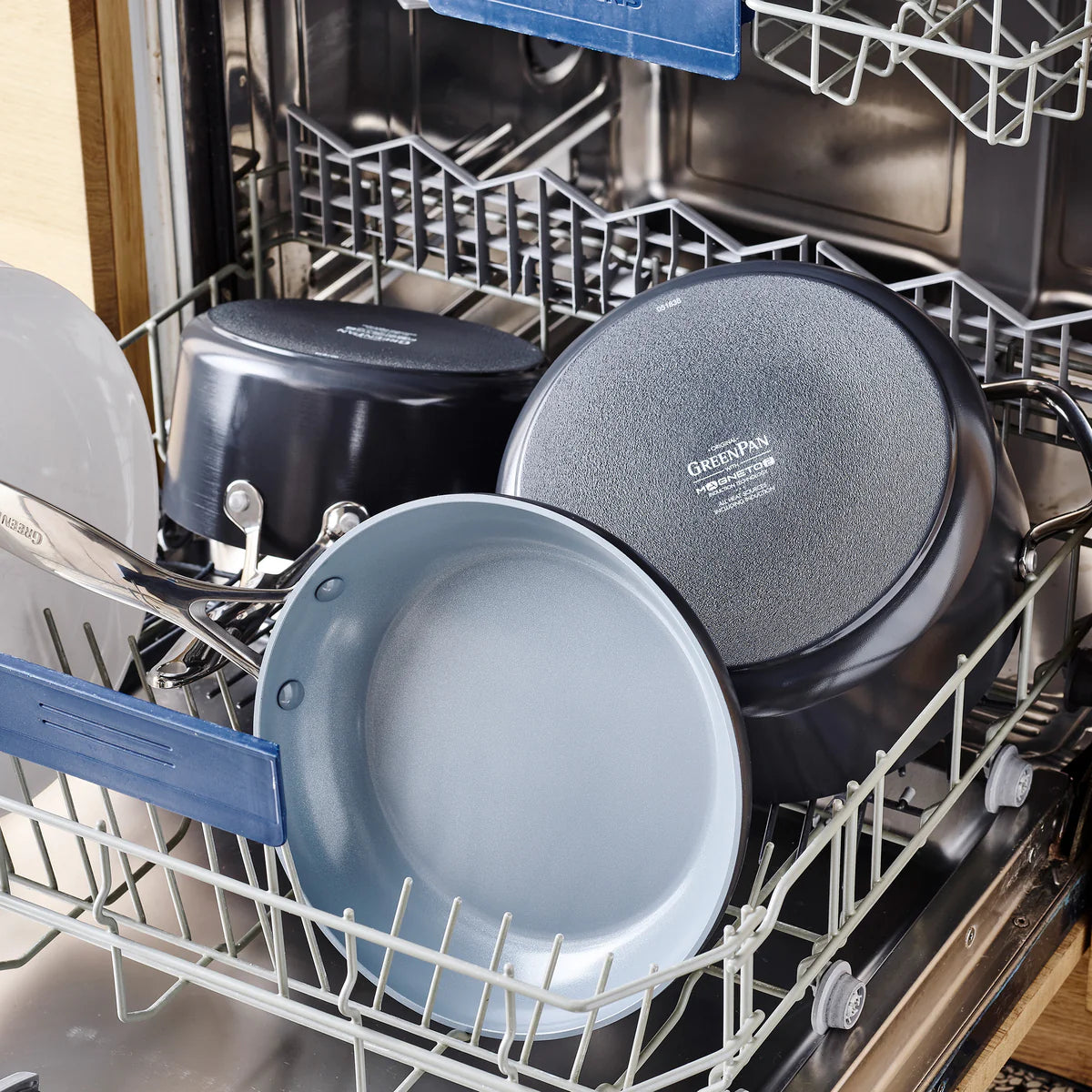 The Magneto™ induction base delivers even heat on all stovetops—including induction—so you can sear, sauté, and cook with confidence. Plus, it’s oven safe up to 600˚F and dishwasher friendly for total convenience.