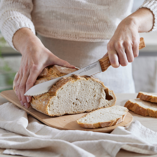 Parallèle Bread Knife - Olive wood