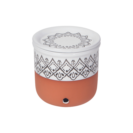 Harmony terracotta garlic keeper is a 19 ounces in capacity and keeps those garlic bulbs nice and fresh while looking great on your countertop.