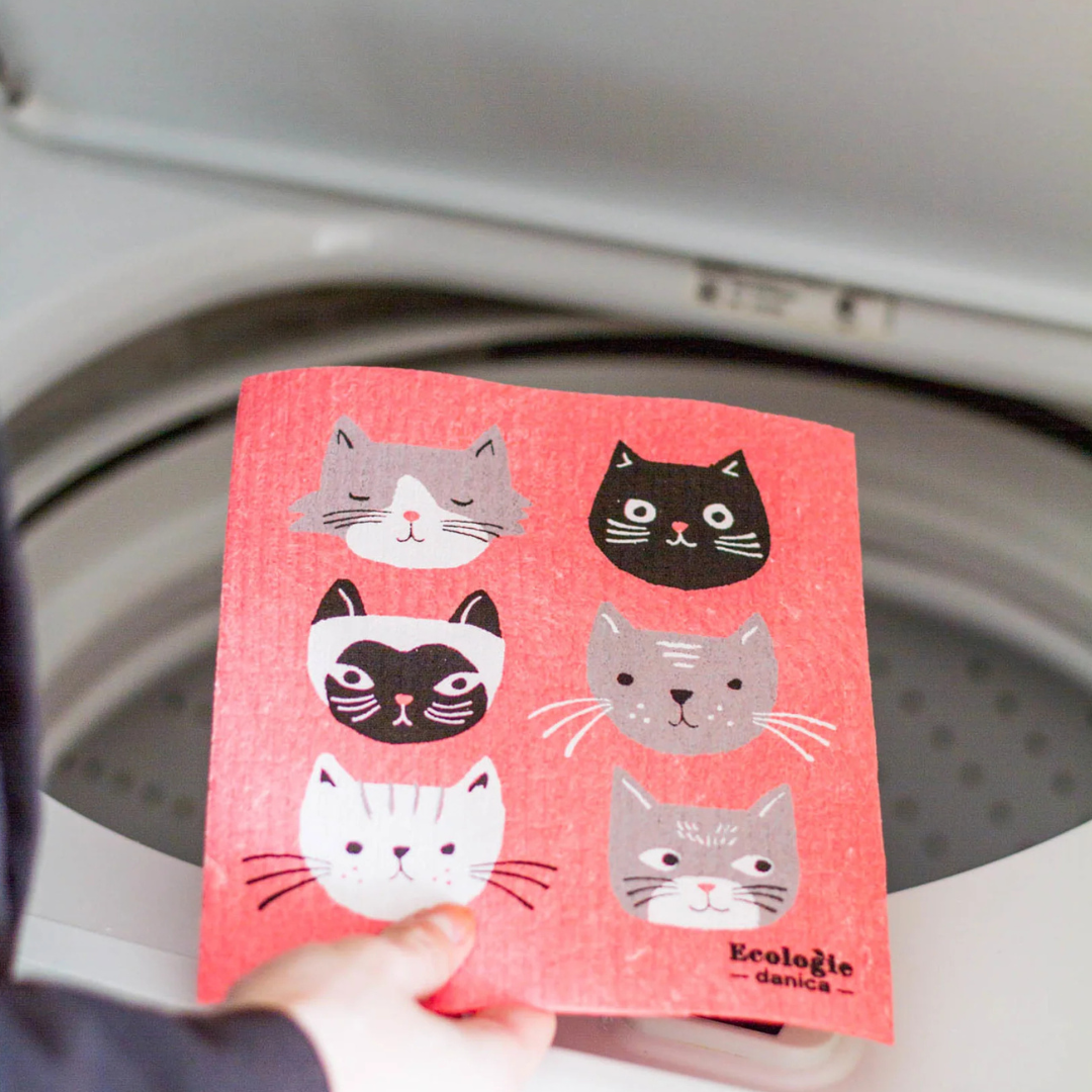 These cats have a great purr-sonality and are ready to help in the kitchen. This versatile sponge cloth wipes away messes effortlessly, and the fun feline design brightens up kitchens, bathrooms and other areas.