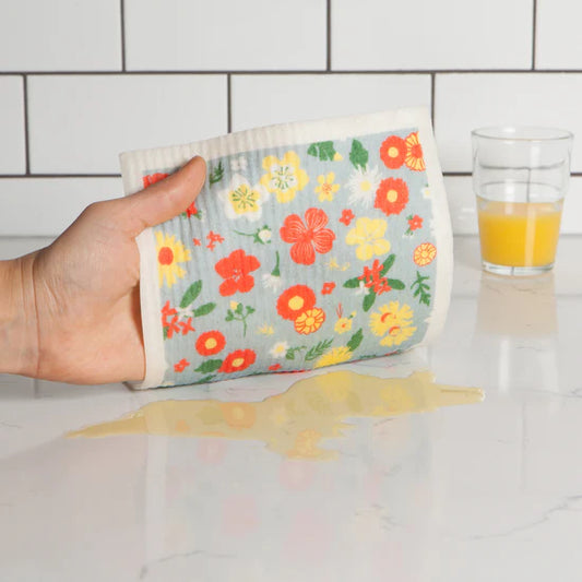 Take time out of your busy day to stop and smell the roses with this Flowers of the Month Swedish dishcloth by Ecologie. The colorful design matches perfectly with the earth-conscious nature of this effective plant-based cleaning cloth.